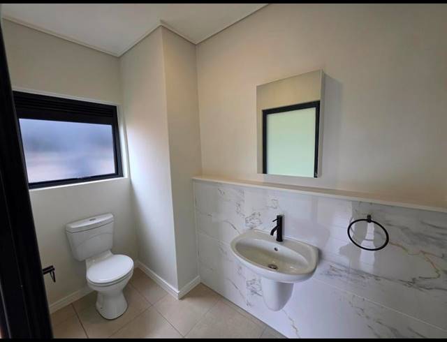 2 BEDROOM PROPERTY TO RENT IN MOOIKLOOF